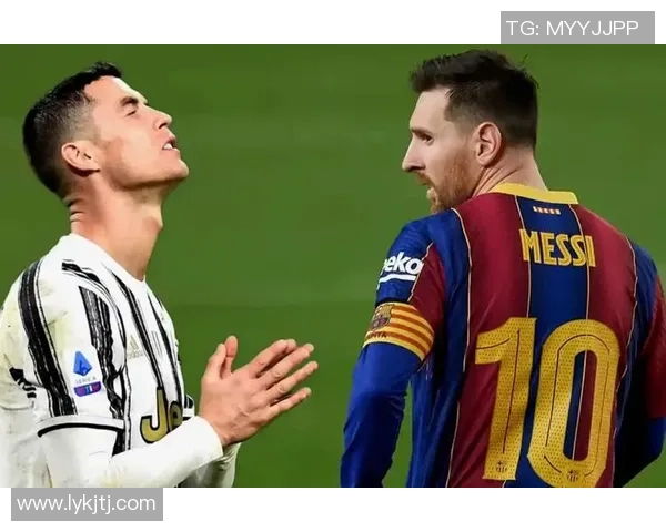 足球场上的超级巨星们：从梅西到C罗，他们如何重塑足球历史与未来